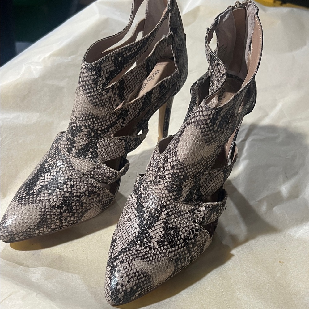 Elegant‎ Snakeskin Pattern Heels